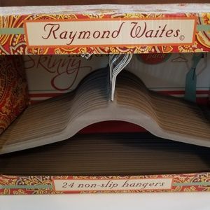 Raymond Waites Ultra-Thin Non-Slip Velvet Hangers